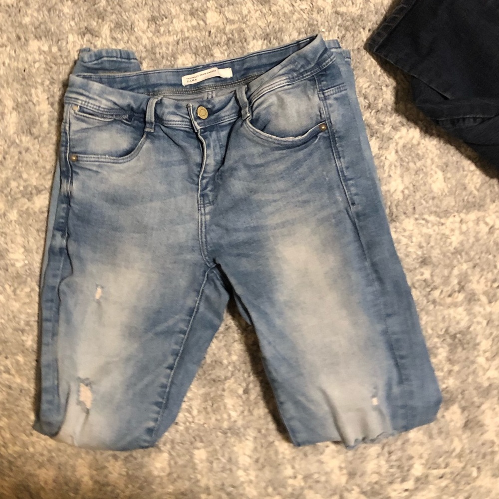 distressed light wash mid rise Zara skinny jeans